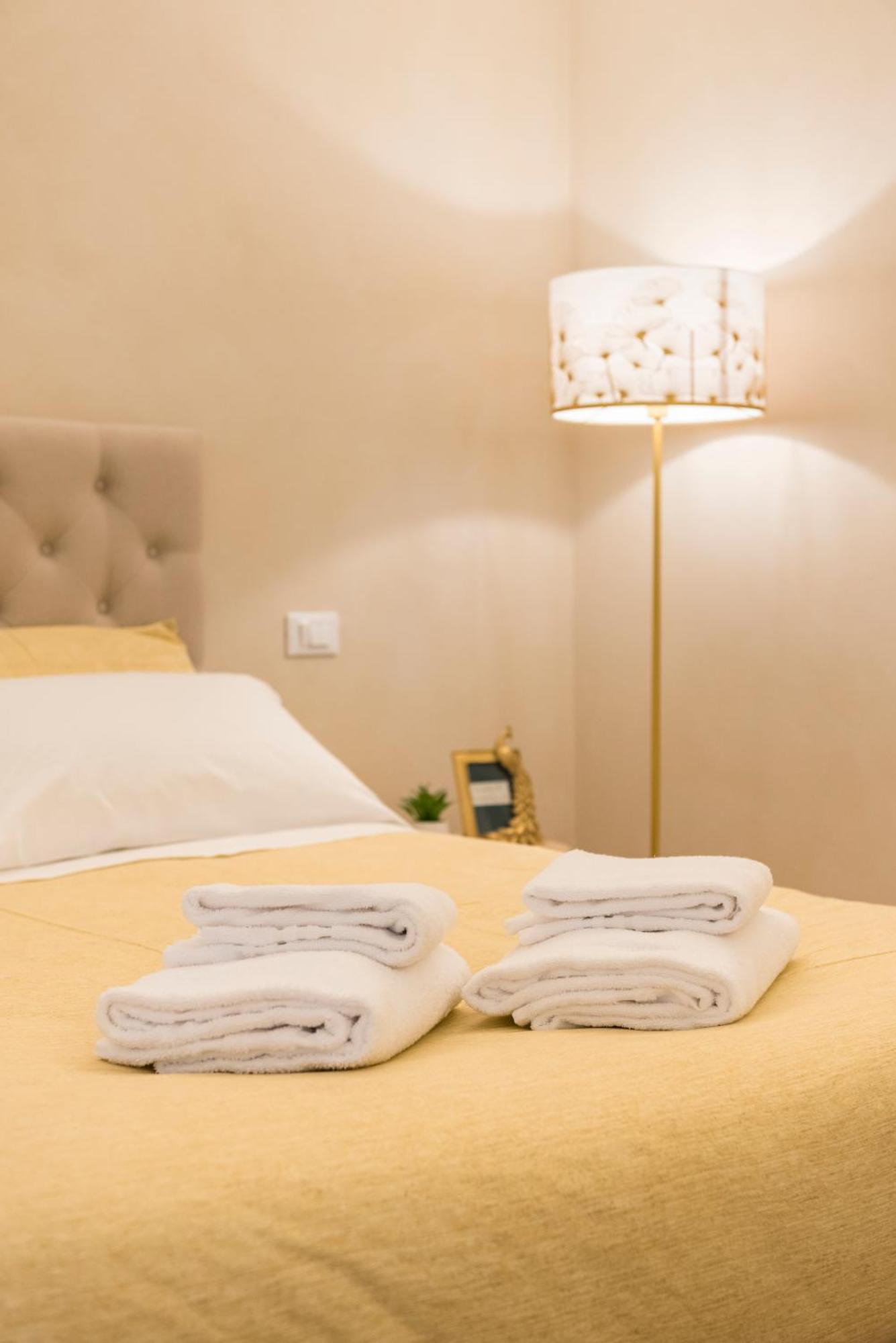 Apartamento Golden Chic - Citta Alta Bérgamo Habitación foto